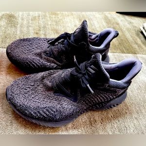 adidas Men’s AlphaBounce Black 9.5